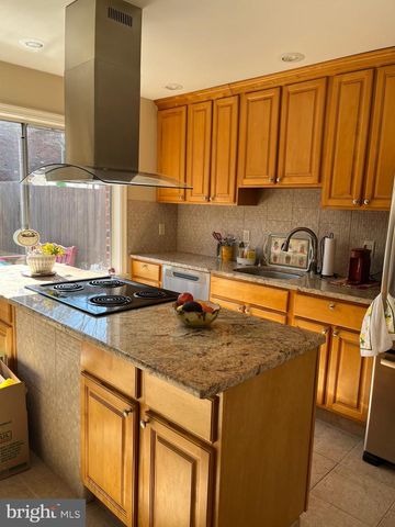 154 ALBEMARLE DR, Blue Bell, PA 19422