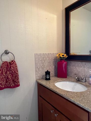 154 ALBEMARLE DR, Blue Bell, PA 19422