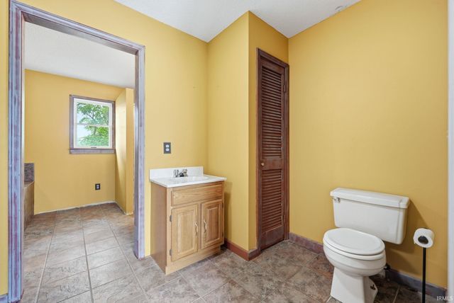 711 N Jackson Street, Auburn, IN 46706