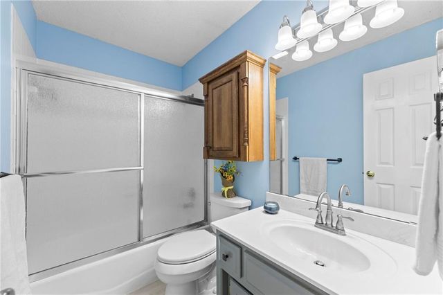 18970 W 163rd Terrace, Olathe, KS 66062