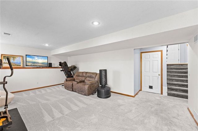 18970 W 163rd Terrace, Olathe, KS 66062