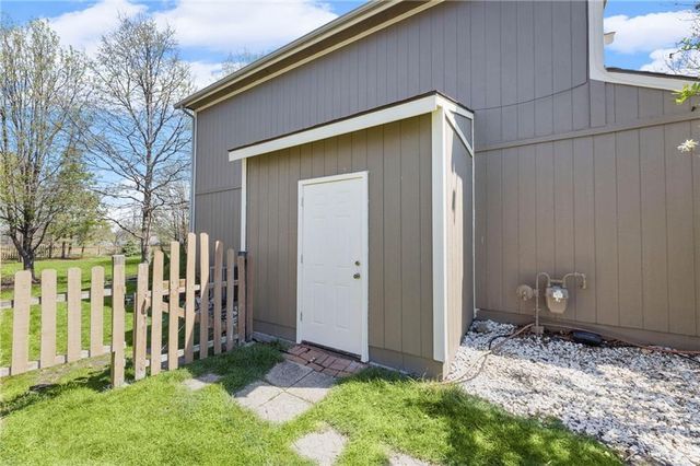 18970 W 163rd Terrace, Olathe, KS 66062