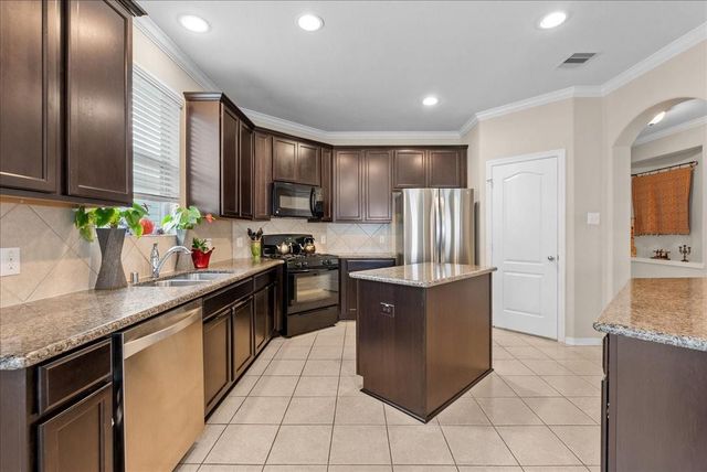 2828 Sand Dune Drive, Seabrook, TX 77586