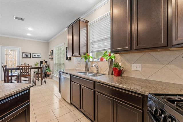 2828 Sand Dune Drive, Seabrook, TX 77586