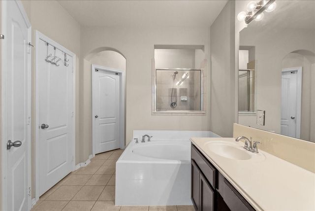 2828 Sand Dune Drive, Seabrook, TX 77586