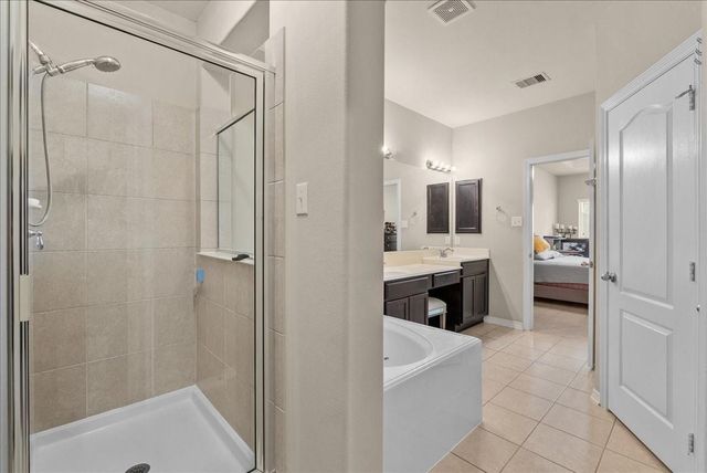 2828 Sand Dune Drive, Seabrook, TX 77586