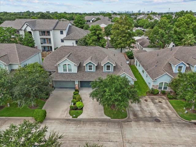 2828 Sand Dune Drive, Seabrook, TX 77586