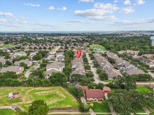 2828 Sand Dune Drive, Seabrook, TX 77586