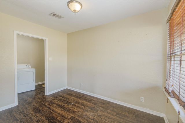 212 Winding Way Street, Lake Jackson, TX 77566