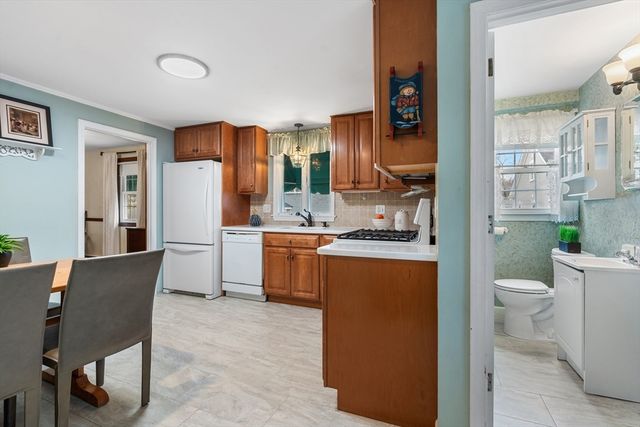 23 Tucker Avenue, Lexington, MA 02421