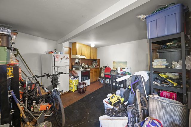 326328 Athol Avenue, Oakland, CA 94606