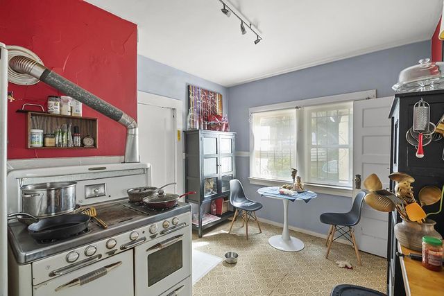 326328 Athol Avenue, Oakland, CA 94606