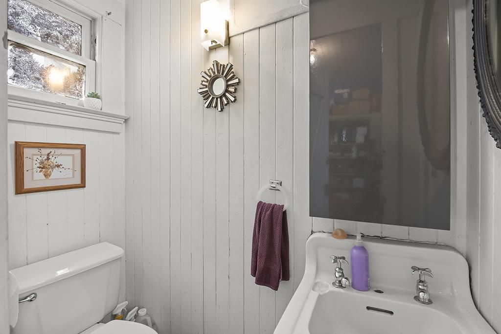 Image 10 of property listing at 326328 Athol Avenue, Oakland, CA 94606