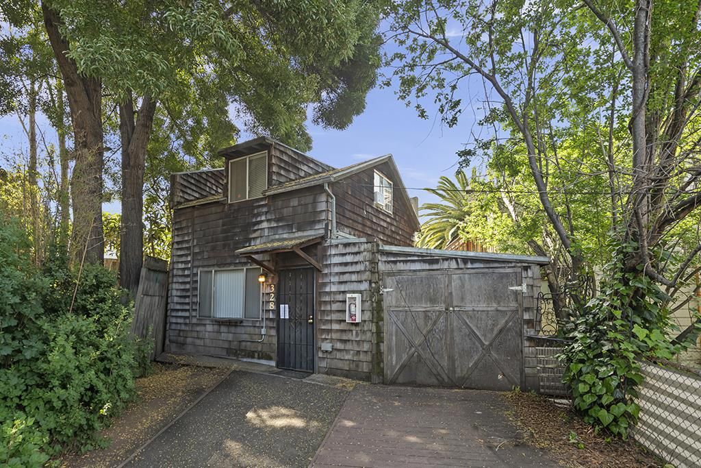 Image 15 of property listing at 326328 Athol Avenue, Oakland, CA 94606