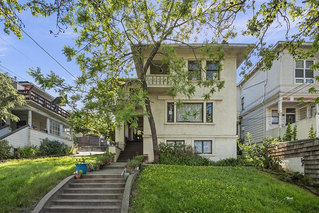 Image 3 of property listing at 326328 Athol Avenue, Oakland, CA 94606