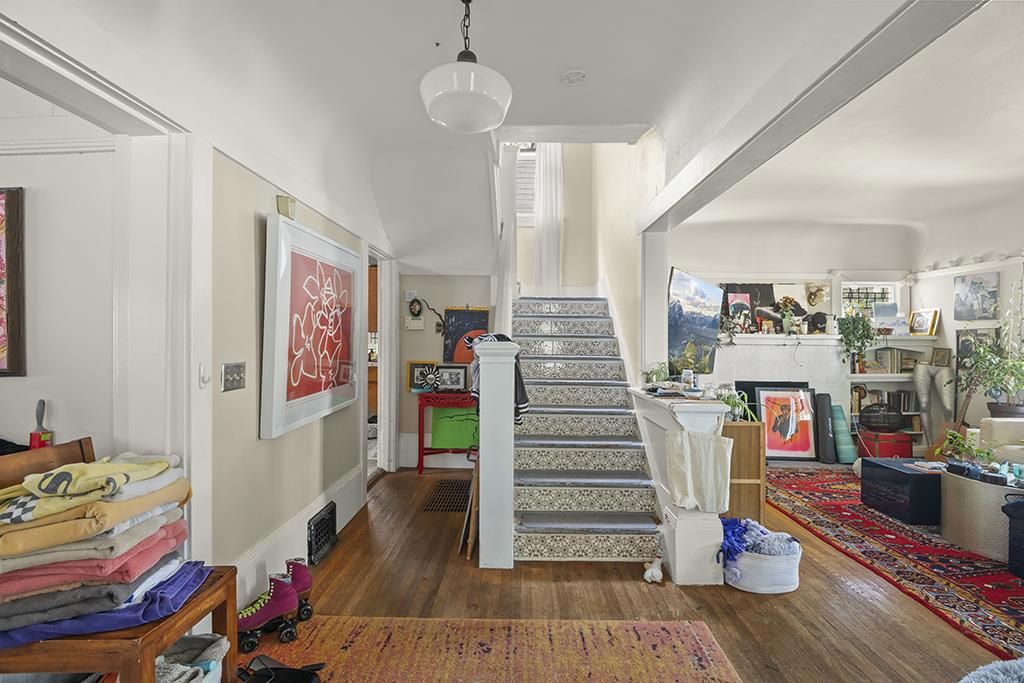 Image 4 of property listing at 326328 Athol Avenue, Oakland, CA 94606