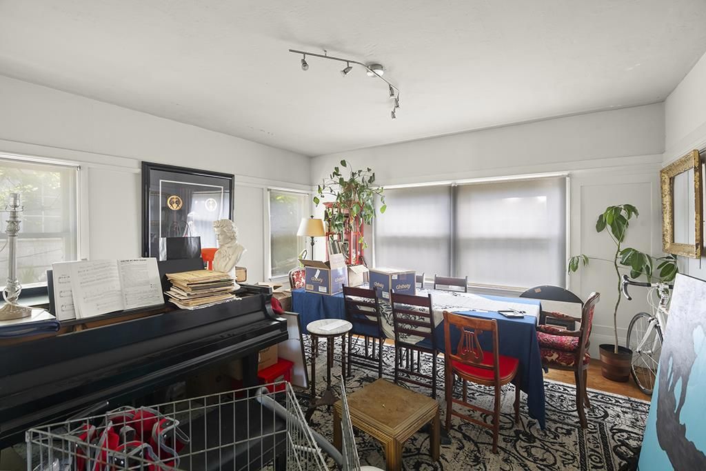 Image 6 of property listing at 326328 Athol Avenue, Oakland, CA 94606