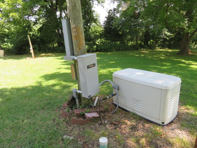 21515 S 215 Highway, Dadeville, MO 65635