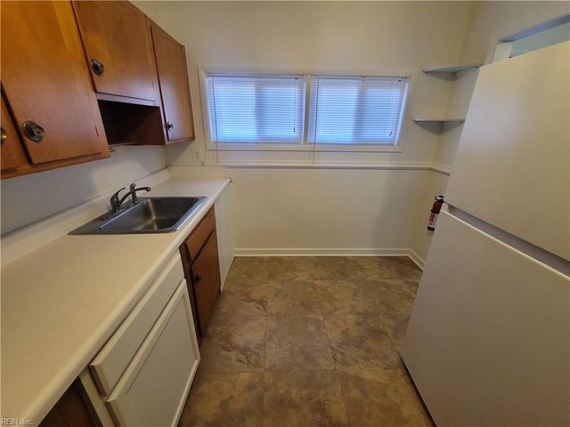 1637 Wright LN, Virginia Beach, VA 23451