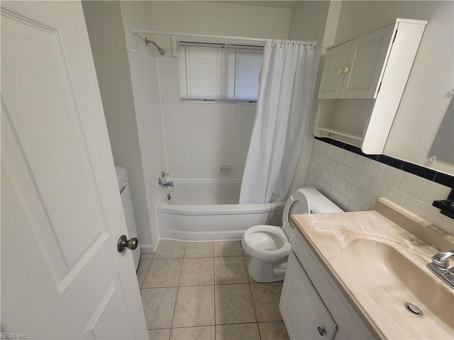 1637 Wright LN, Virginia Beach, VA 23451