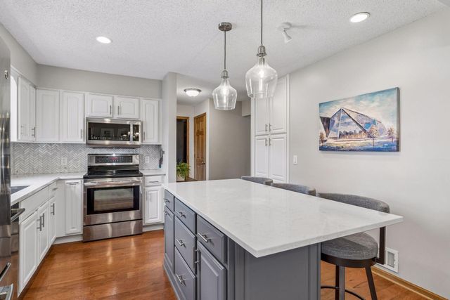 4015 Cottonwood Lane N, Plymouth, MN 55441