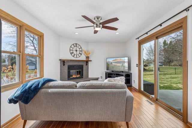 4015 Cottonwood Lane N, Plymouth, MN 55441