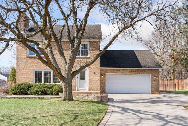 4015 Cottonwood Lane N, Plymouth, MN 55441