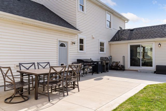 4015 Cottonwood Lane N, Plymouth, MN 55441