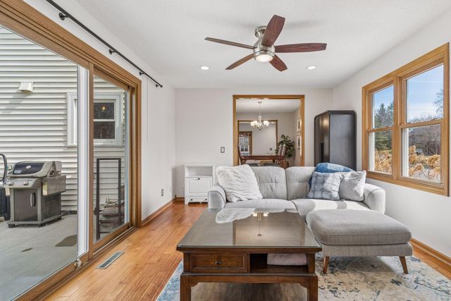 4015 Cottonwood Lane N, Plymouth, MN 55441