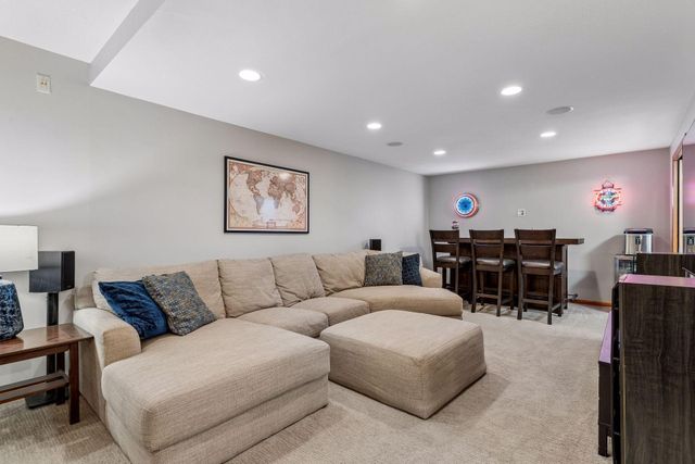 4015 Cottonwood Lane N, Plymouth, MN 55441