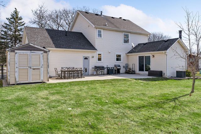 4015 Cottonwood Lane N, Plymouth, MN 55441