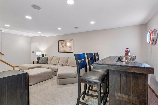 4015 Cottonwood Lane N, Plymouth, MN 55441