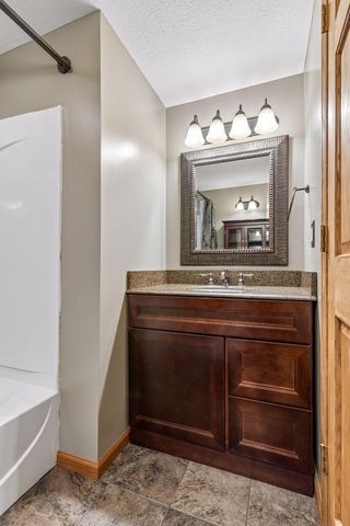 4015 Cottonwood Lane N, Plymouth, MN 55441