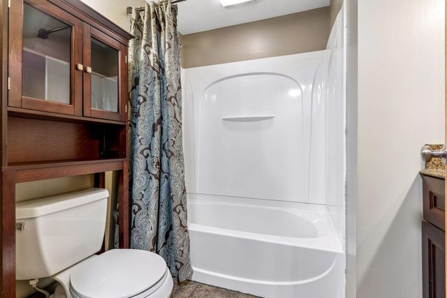 4015 Cottonwood Lane N, Plymouth, MN 55441