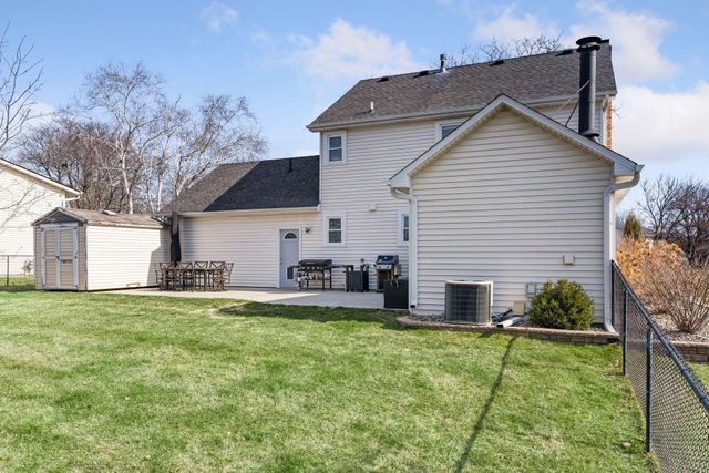 4015 Cottonwood Lane N, Plymouth, MN 55441