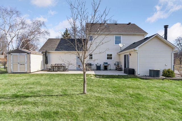 4015 Cottonwood Lane N, Plymouth, MN 55441