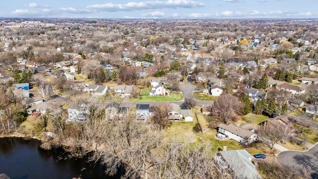 4015 Cottonwood Lane N, Plymouth, MN 55441