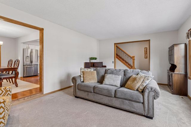 4015 Cottonwood Lane N, Plymouth, MN 55441