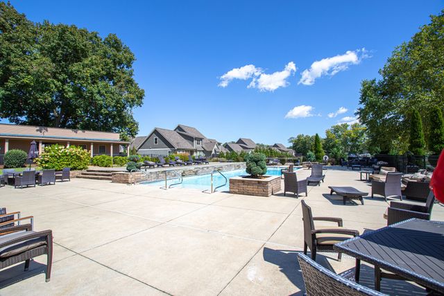 44 Hammock Dr, Winchester, TN 37398