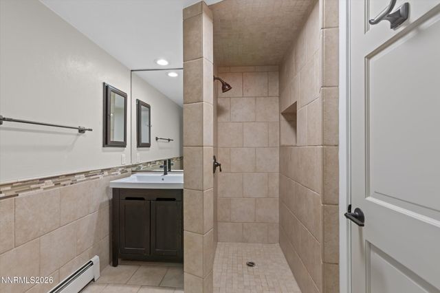 2725 W Lake Ridge Shores Court, Reno, NV 89519