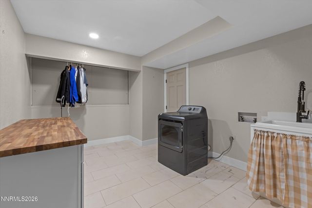 2725 W Lake Ridge Shores Court, Reno, NV 89519