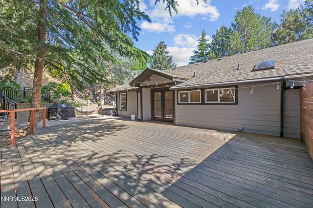 2725 W Lake Ridge Shores Court, Reno, NV 89519