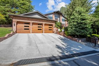 2725 W Lake Ridge Shores Court, Reno, NV 89519