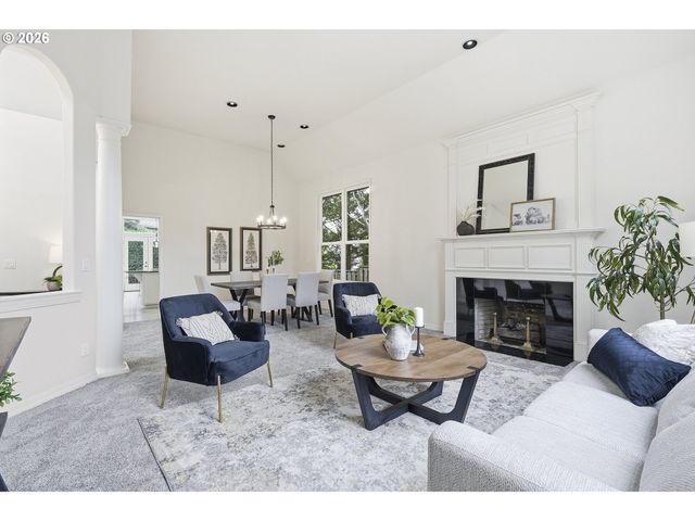 6425 ASHWOOD Ct, West Linn, OR 97068