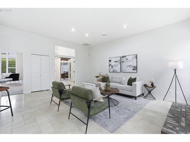 6425 ASHWOOD Ct, West Linn, OR 97068