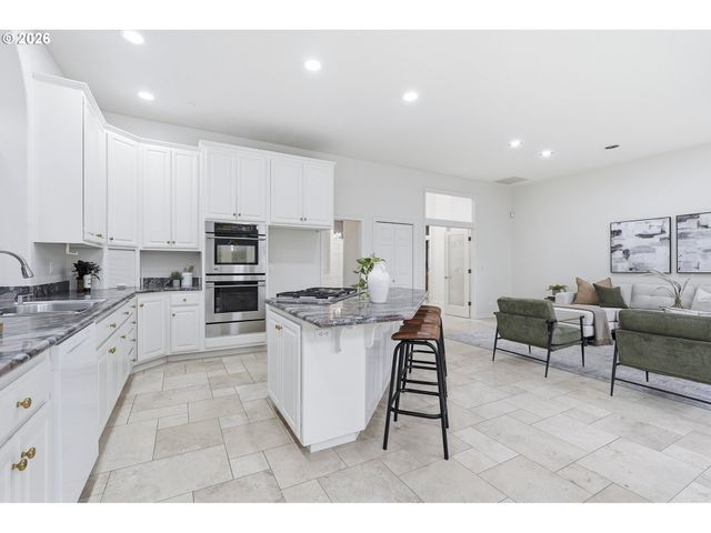 6425 ASHWOOD Ct, West Linn, OR 97068