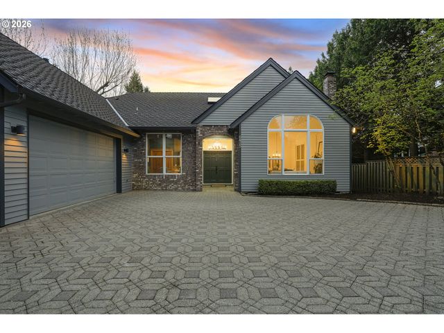 6425 ASHWOOD Ct, West Linn, OR 97068