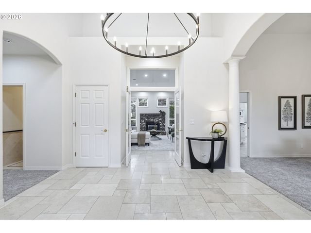6425 ASHWOOD Ct, West Linn, OR 97068