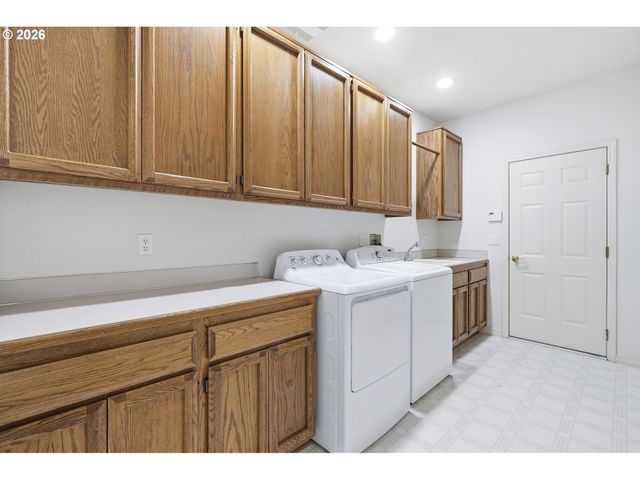 6425 ASHWOOD Ct, West Linn, OR 97068