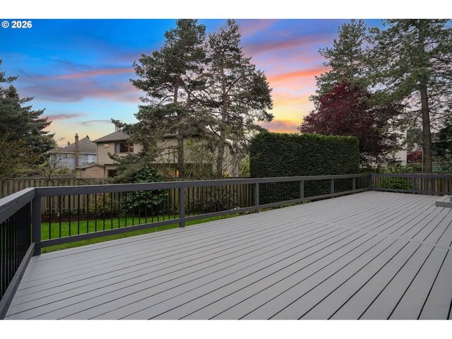 6425 ASHWOOD Ct, West Linn, OR 97068